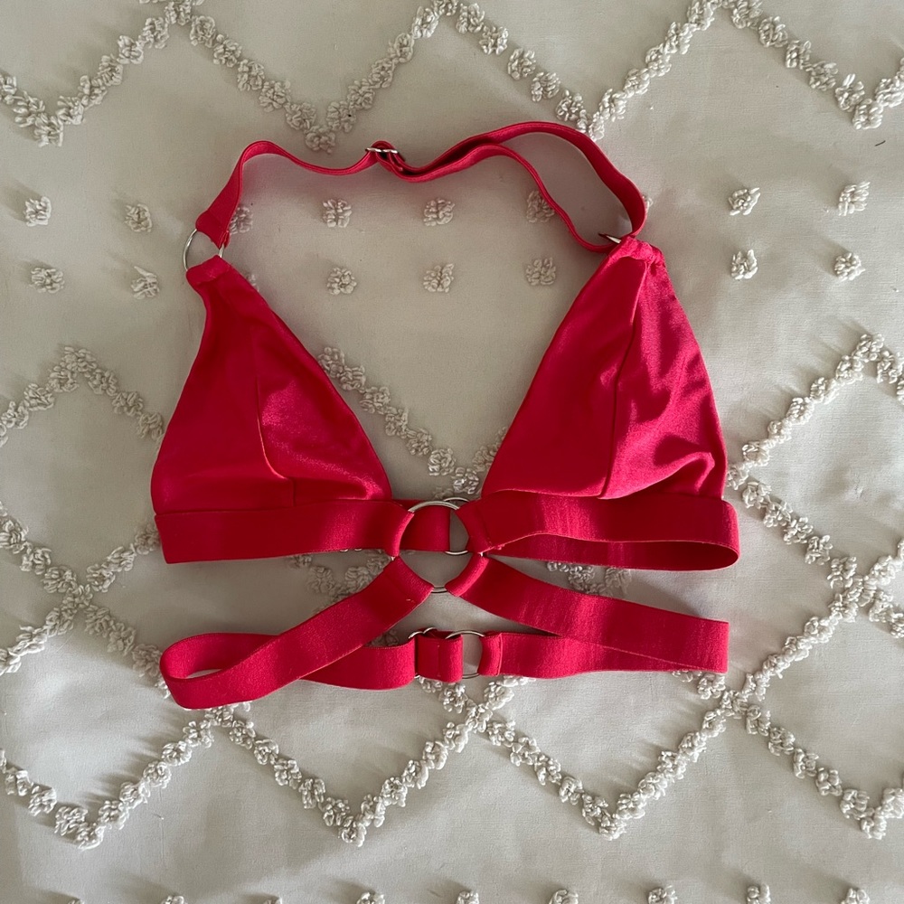 Iheartraves red bralette